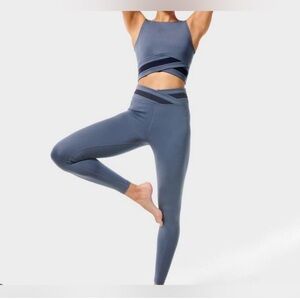 Sweaty betty all day leggings, size medium, EUC